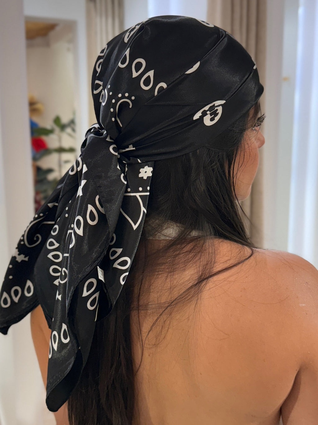 Pañoleta Bloom Arabesco negro