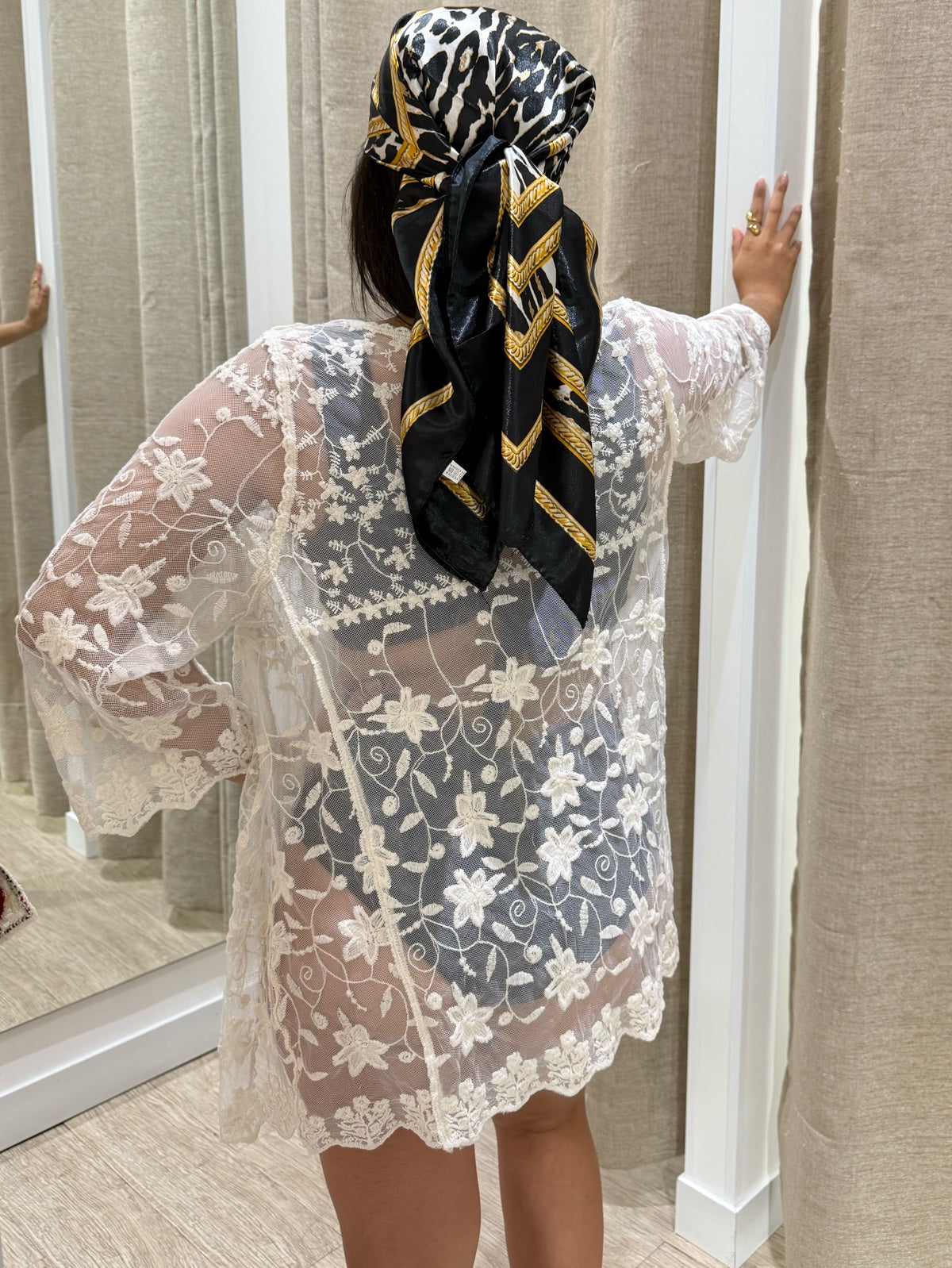 Kimono Blonda Flores