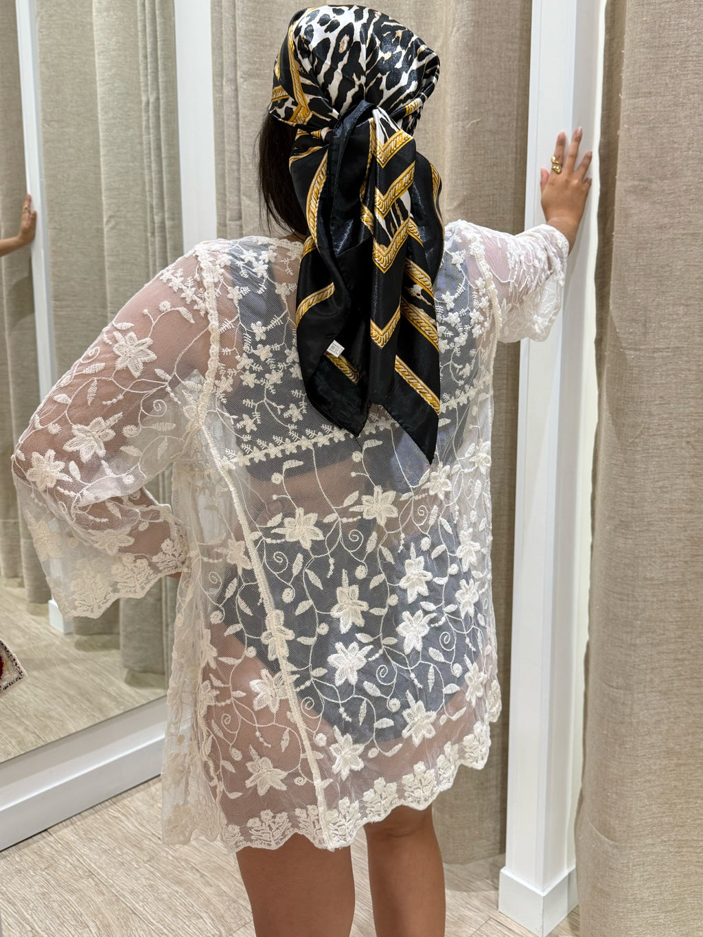 Kimono Blonda Flores